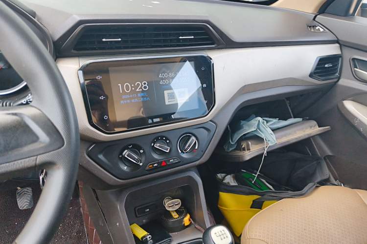 Used Wuling Hongguang 2019 1.5L S Comfort Edition China VI LAR Audio And AC Panel