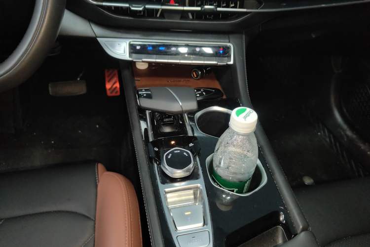 Used CHANGAN Eado 2023 Changan Edition PLUS Blue Whale NE 1.4T GDI DCT Prestige Version