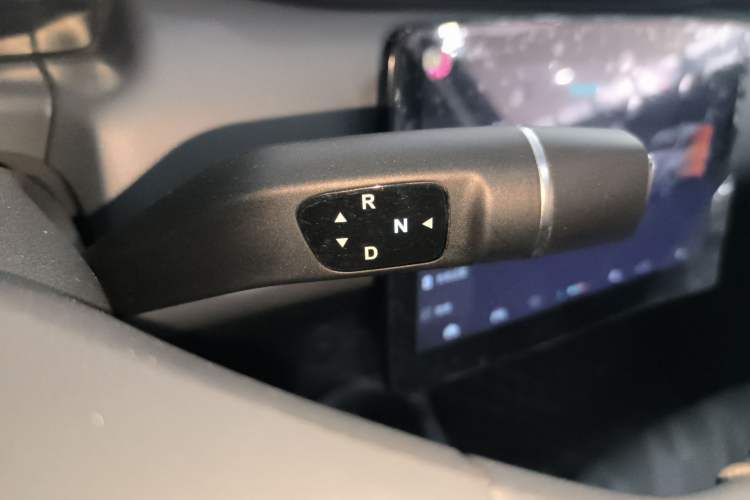 Used Leapmotor T03 2025 310 Comfort Edition Gear Lever