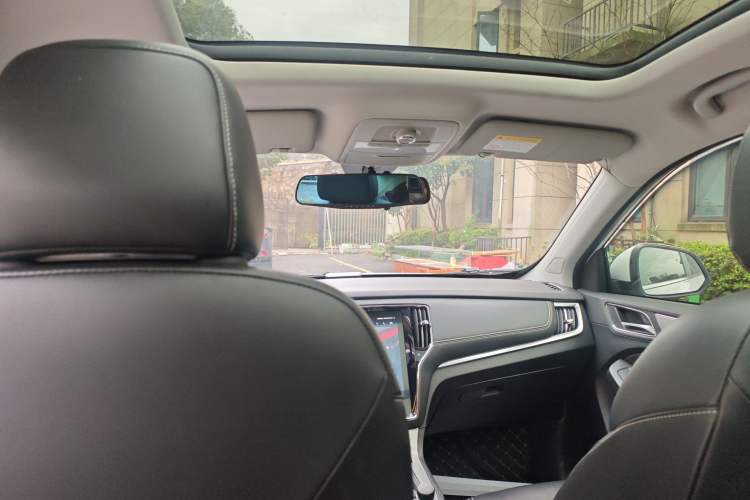 Used Roewe RX5 2018 30T Two-Wheel Drive Automatic Internet Smart Edition