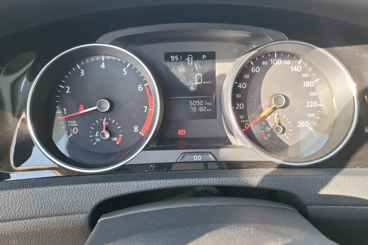 Used Volkswagen Golf 2018 1.6L Automatic Fashion Model