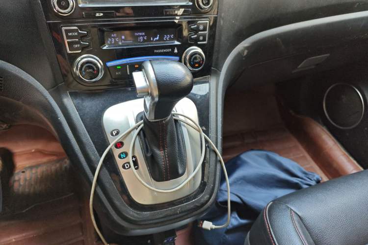 Used Haval H6 2013 Upgraded Model 2.4L Automatic Two-Wheel Drive Elite Version