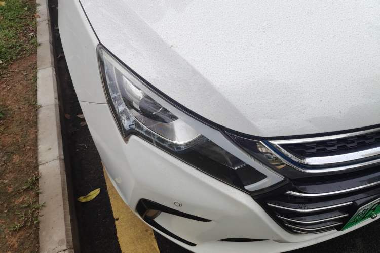 Used BYD Qin New Energy 2017 1.5T Luxury Model Right Front Headlight