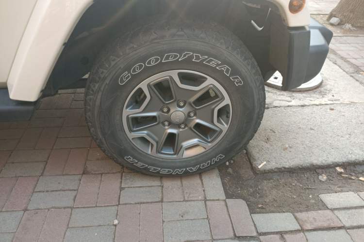 Used Jeep Wrangler 2015 3.0L Sahara Four-Door Comfort Edition
