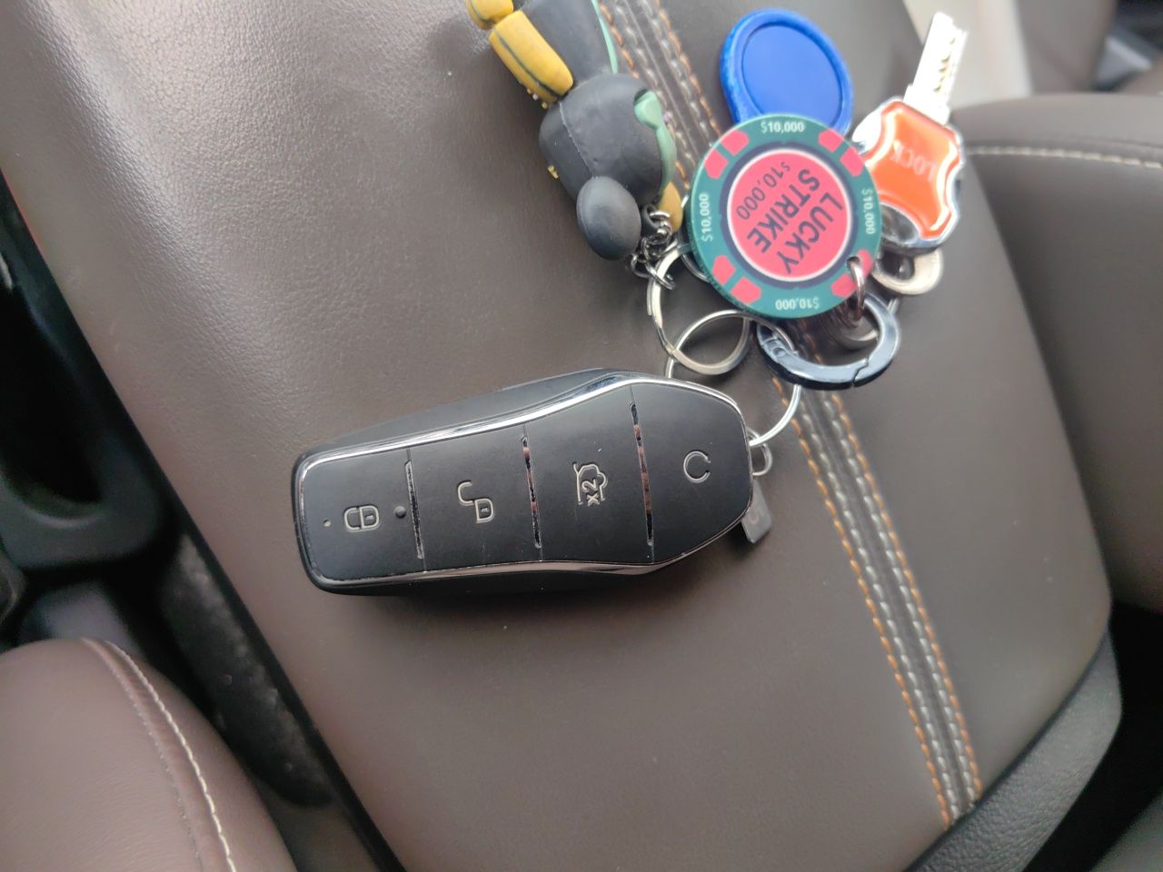 BYD Qin PLUS 2024 HONOR Edition DM-i 55KM Leading Model — снимка 20