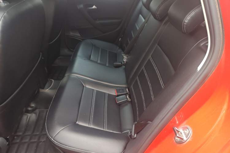 Used Volkswagen Polo 2016 1.6L Automatic Comfort Model
