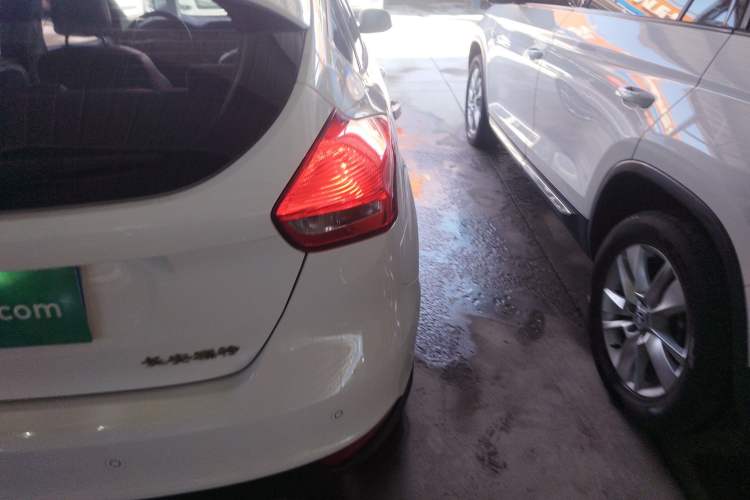 Used Ford Focus 2015 Hatchback 1.6L Automatic Fashion Edition Right Rear Taillight