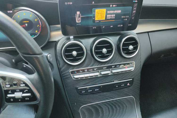 Used Mercedes-Benz C-Class 2019 Restyled C 260 L Sport Edition Audio And AC Panel