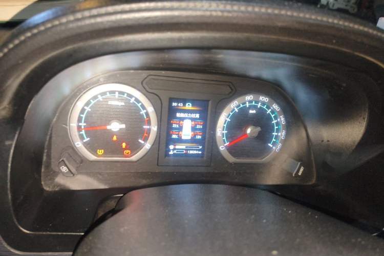 Used FORTHING Lingzhi 2022 Striving Version M5L 1.6L Luxury 7-Seater
