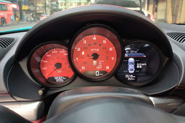 Used Porsche 718 2016 Cayman 2.0T
