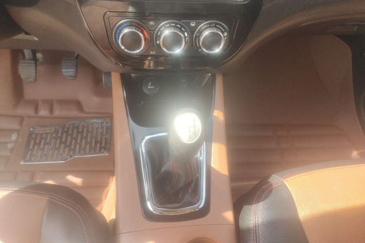 Used FORTHING Joyear X5 2015 1.6L Manual Luxury Model
