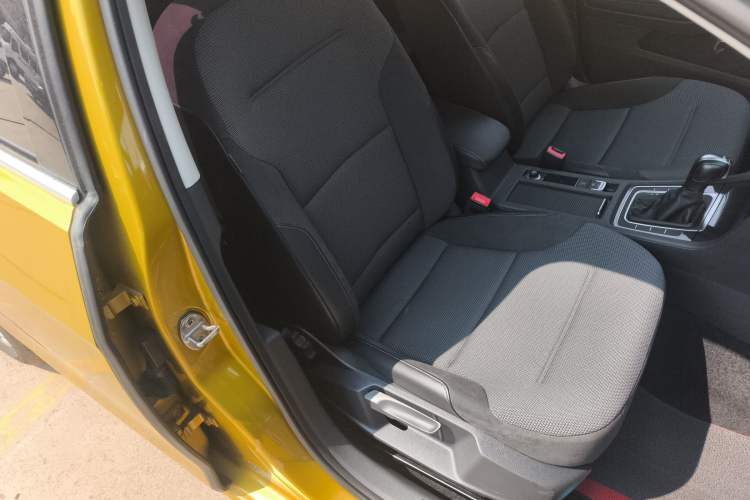 Used Volkswagen Golf 2018 180TSI Automatic Comfort Model
