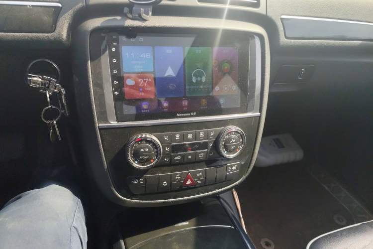 Used Mercedes-Benz R-Class 2017 R 320 4MATIC Business Edition Prestige Model Audio And AC Panel