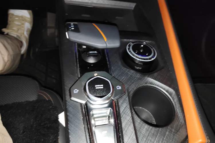 Used CHANGAN UNI-V 2022 1.5T Prestige Version Gear Lever