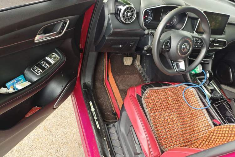 Used MG HS 2020 20T Automatic Two-Wheel Drive Ultra-Luxury Version China VI Standard Driver Seat