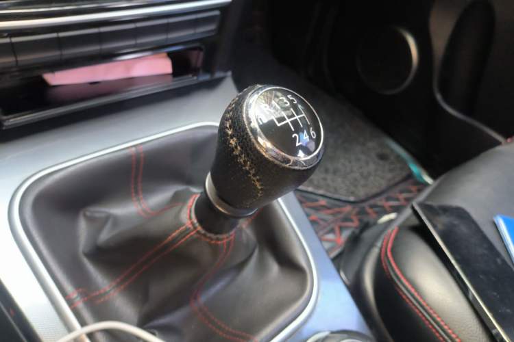 Used Haval H5 Classic 2013 ZhiZun Edition Green Silence 2.0T Manual Two-Wheel Drive Progressive Model