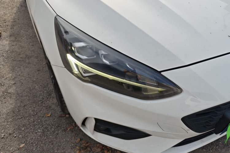 Used Ford Focus 2021 Sedan EcoBoost 180 Automatic ST Line Exterior 6