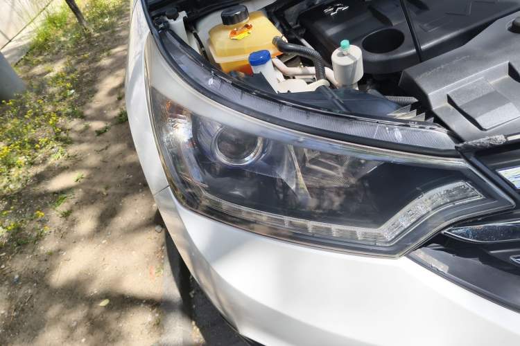 Used Dongfeng Aeolus AX7 2015 2.3L Automatic ZhiZun Version
