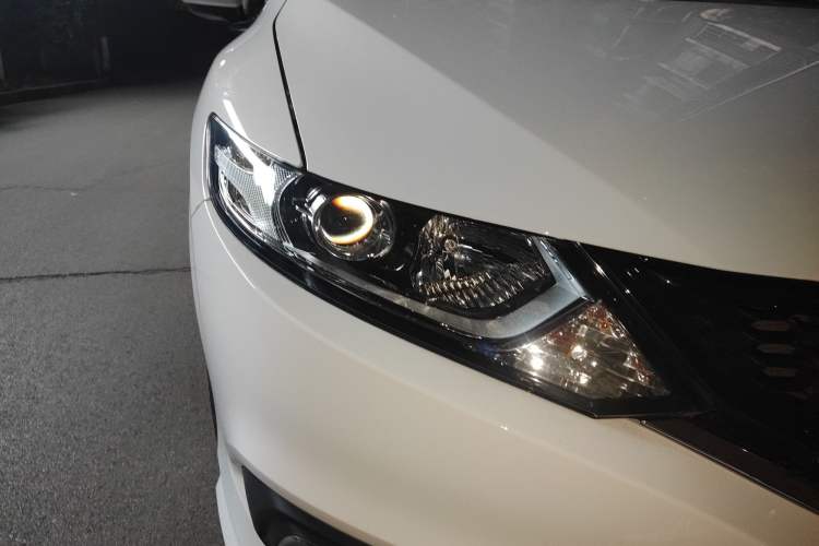 Used Honda Jade 2014 1.8L Automatic Comfort Elite Version 5 Seats