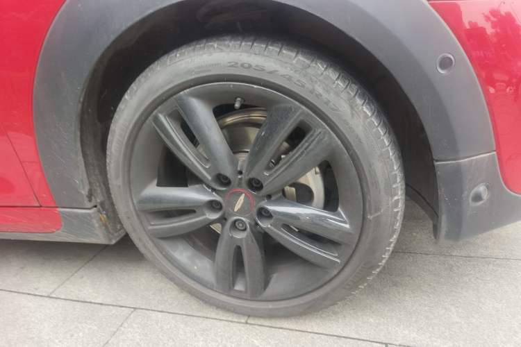 Used MINI 2021 1.5T COOPER Racing Edition Five-Door Model Right Front Wheel Hub