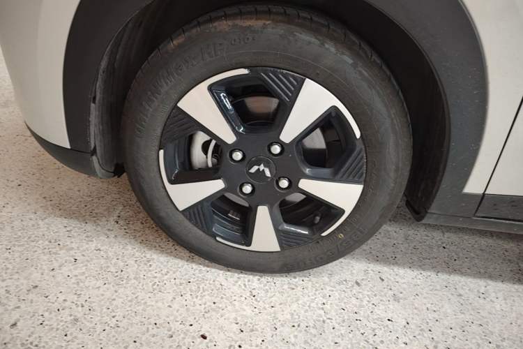 Used Wuling Bingo PLUS 2024 330 km Range Five-Seater Version
