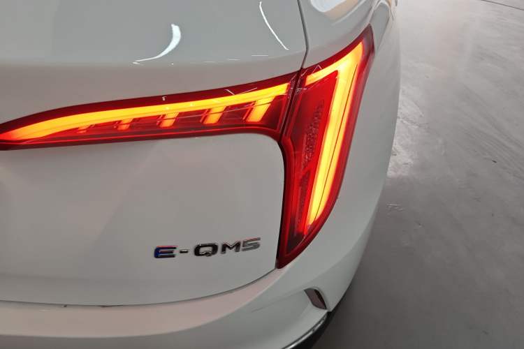 Used Hongqi E-QM5 2022 431 km Charge & Enjoy Edition Right Rear Taillight