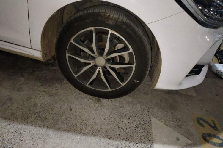 Used BYD Song MAX 2018 1.5T Automatic Smart Connect Elite Model with 6 Seats