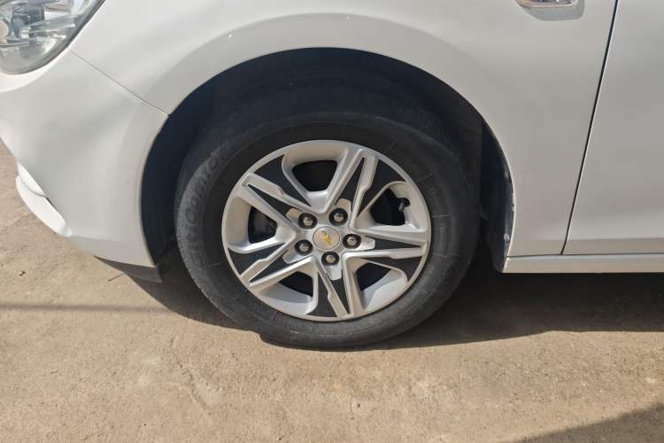 Used Chevrolet Cavalier 2019 320 Automatic Enjoyment with Sunroof Left Front Wheel Hub