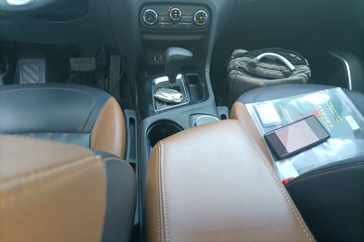 Used Soueast DX7 2017 1.5T Automatic Glory Edition Gear Lever