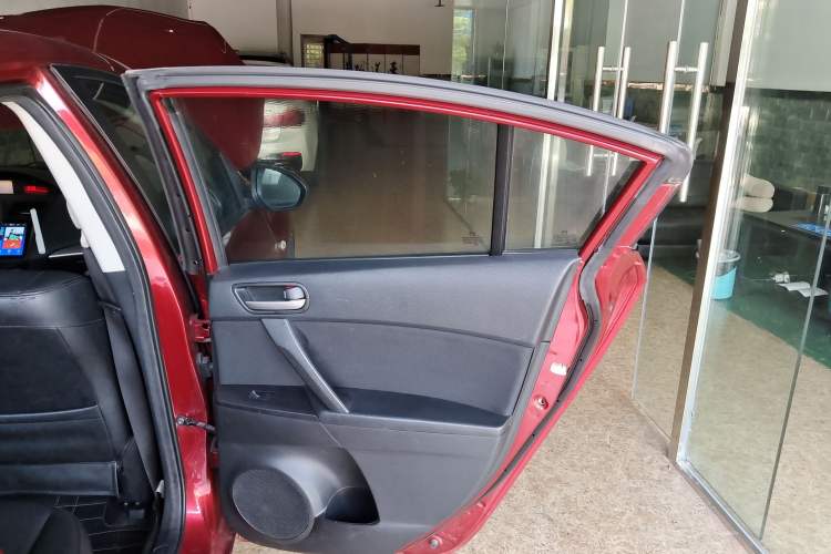 Used Mazda Mazda 3 2015 Sedan 1.6L Automatic Elite Model