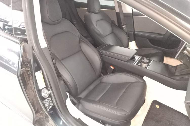 Used Tesla Model 3 2025 Rear-Wheel-Drive Version Right Front Seat