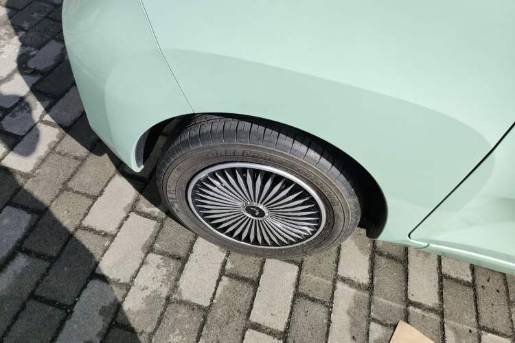 Used Wuling Hongguang MINIEV 2021 Macaron Fashion Model Lithium Iron Phosphate Exterior 4