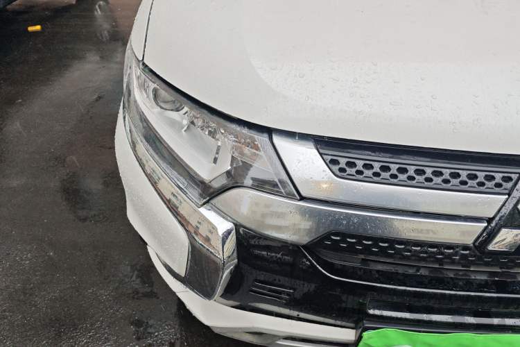 Used Mitsubishi Outlander 2021 2.0L Two-Wheel Drive Comfort Edition 5 Seats Right Front Headlight