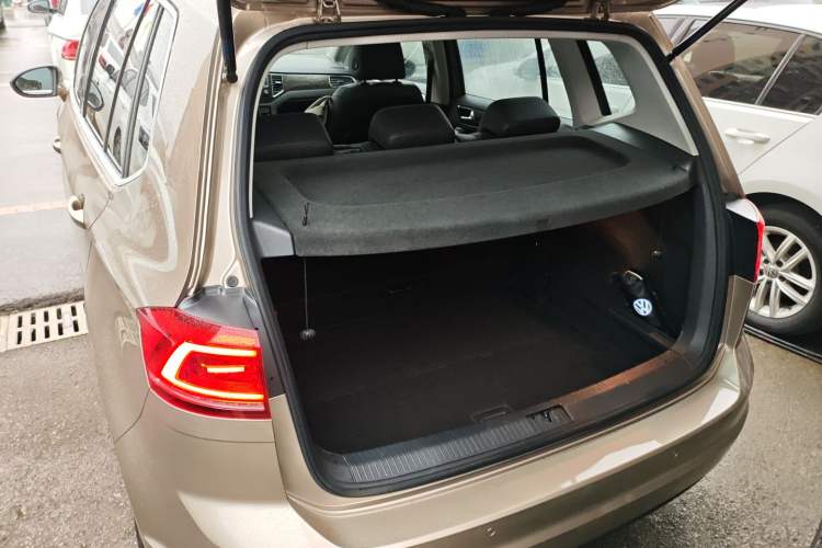 Used Volkswagen Golf Sportsvan 2016 230TSI Automatic Luxury Version