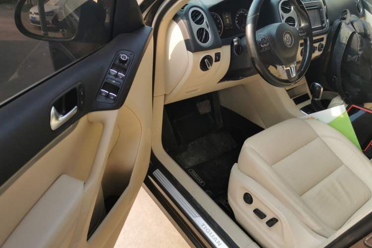 Used Volkswagen Tiguan L 2013 1.8TSI Automatic Two-Wheel Drive Luxury Model
