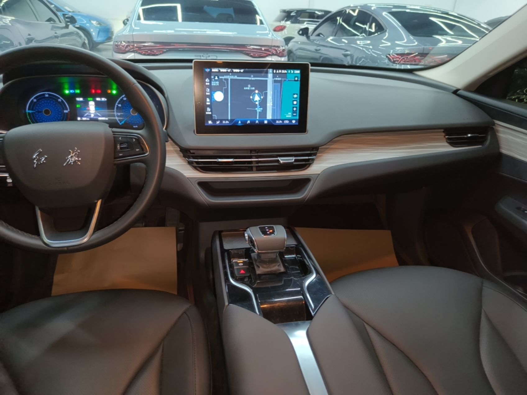 Hongqi E-QM5 2024 610 km PLUS — снимка 15