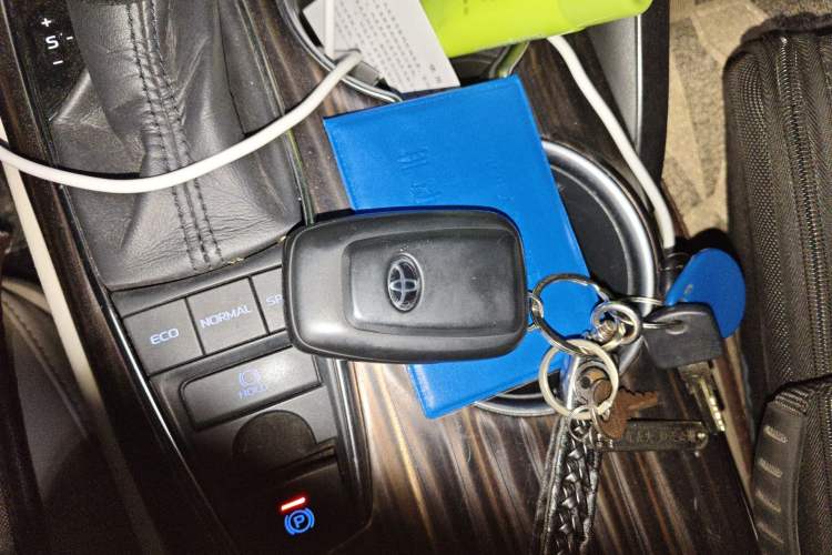 Used Toyota Camry 2018 2.5G Luxury Edition Vehicle Key