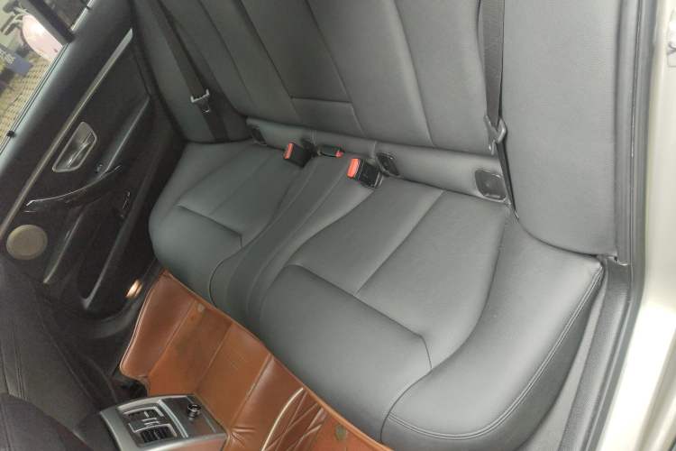 Used BMW 3 Series 2018 320Li Leading Luxury Package Left Rear Seat