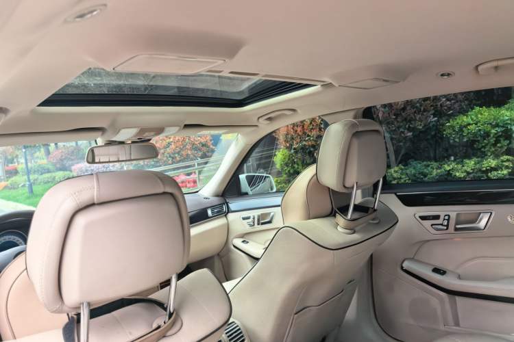 Used Mercedes-Benz E-Class 2015 E 260 L Sport Edition Headliner