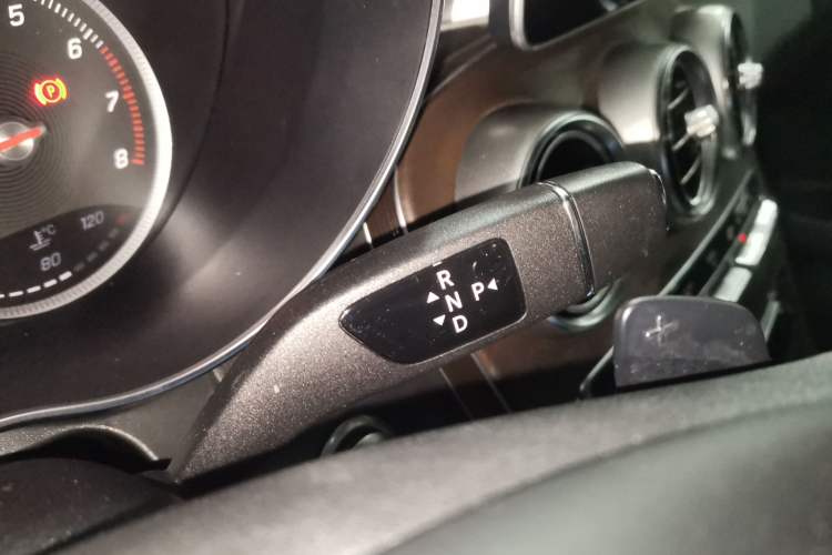 Used Mercedes-Benz GLC 2016 GLC 300 4MATIC Dynamic Model
