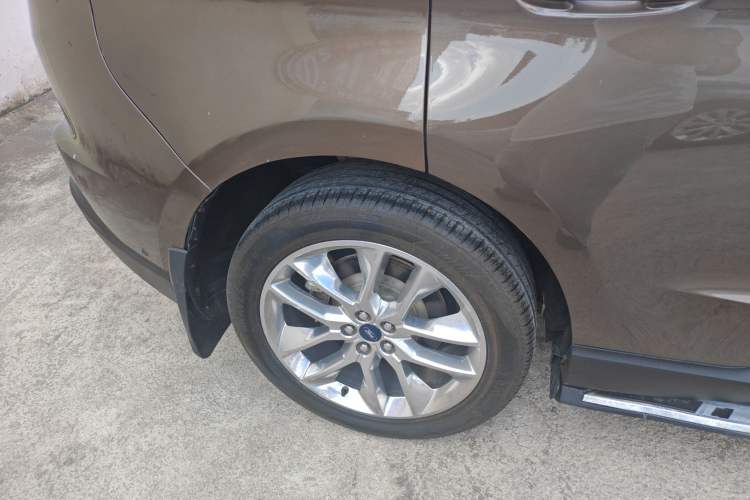 Used Ford Edge 2017 EcoBoost 245 Four-Wheel Drive Sporty 7-Seater Right Rear Wheel Hub