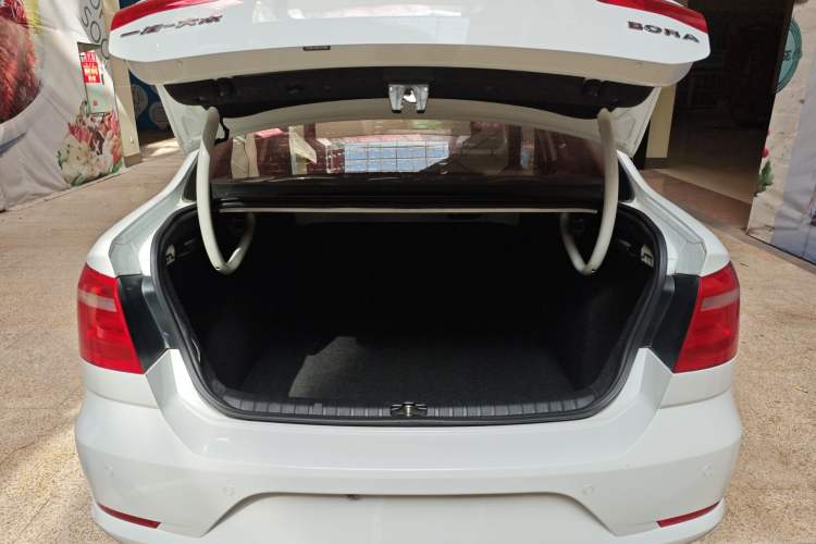 Used Volkswagen Bora 2015 Zhuihui Edition 1.6L Manual Comfort Model
