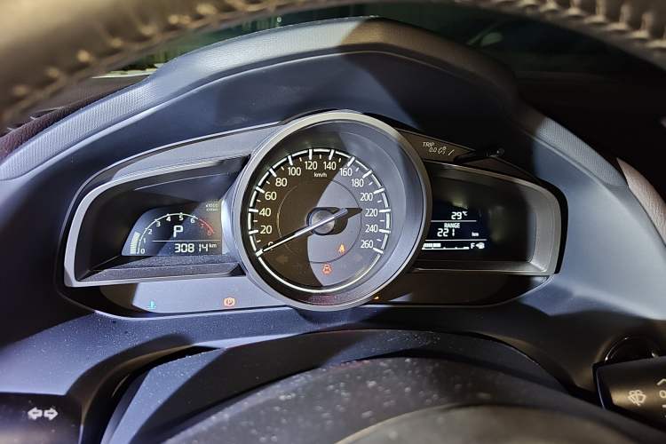 Used Mazda CX-4 2018 2.0L Automatic Two-Wheel Drive Blue Sky Luxury Edition Instrument Cluster