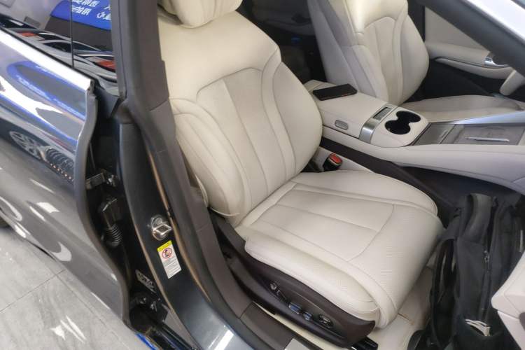 Used Denza Z9 2024 1100 km Four-Wheel Drive Max Version
