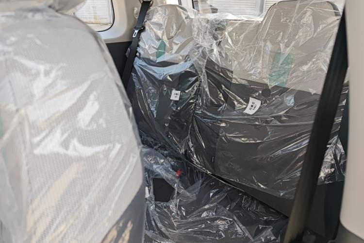 Used CHANGAN Lumin 2022 301km Honey-Sweet Version Left Rear Seat