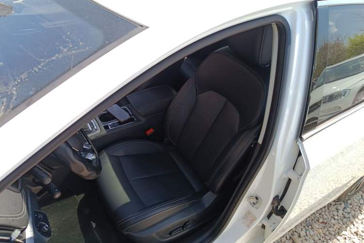 Used Roewe i6 2018 20T Automatic Flagship Edition
