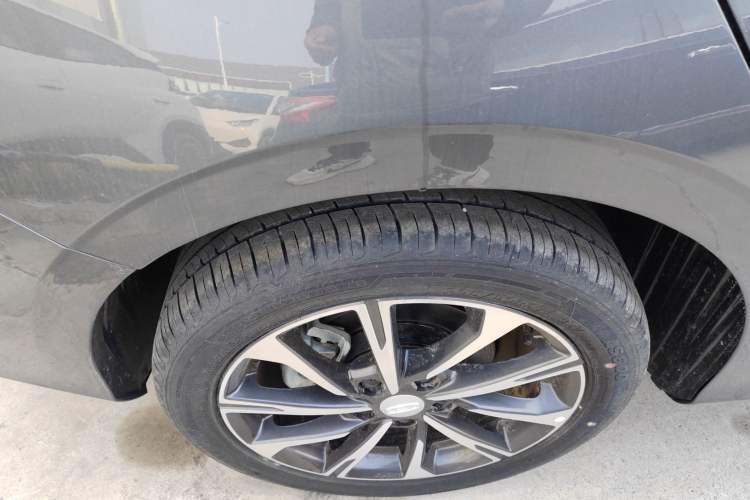 Used Geely Auto Emgrand 2026 Model 4th Generation 4 Millionth Anniversary Edition 1.5L CVT Feiyue Edition