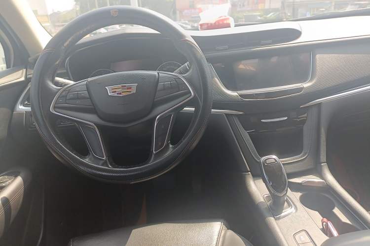 Used Cadillac XT5 2018 25T Luxury Model