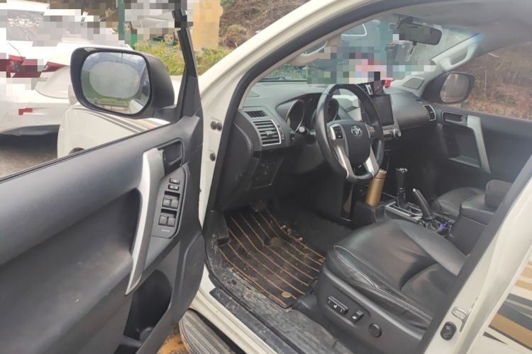 Used Toyota Prado 2016 2.7L Automatic Standard Edition Interior 3