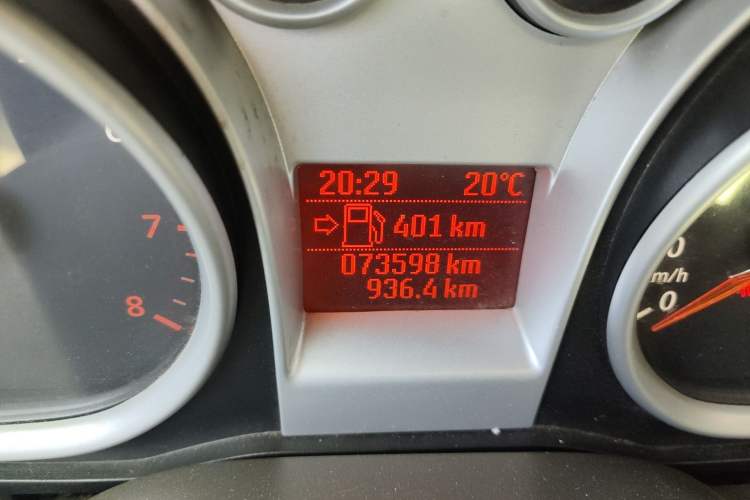 Used Ford Focus 2013 Hatchback Classic 1.8L Manual Fashion Edition Odometer Close Up